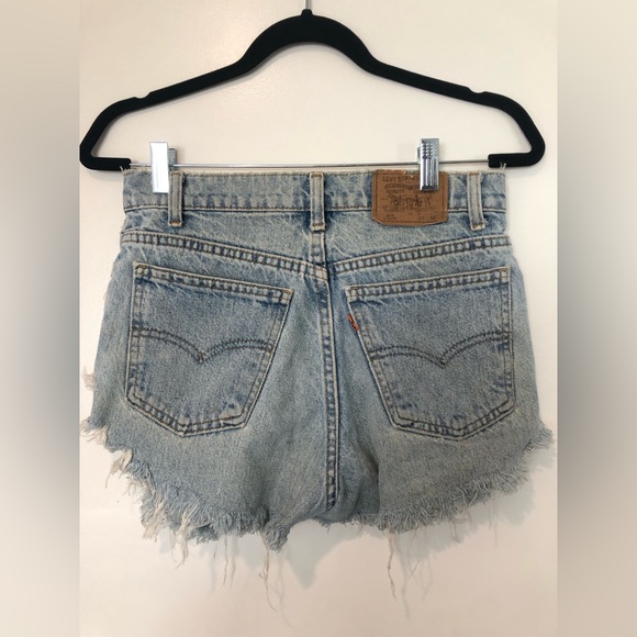Vintage Highwaisted Levi’s Shorts Daisy Dukes Distressed Denim Jean Shorts - Picture 2 of 6